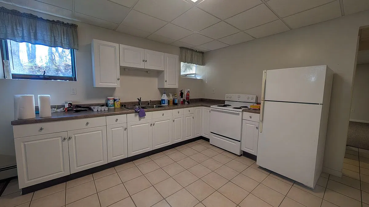1 bed, 1.0 bath, 900 sqft, $900 — Photo 2