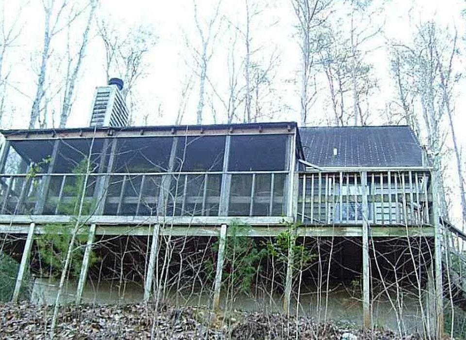 1st image of 209 Ashley Ln