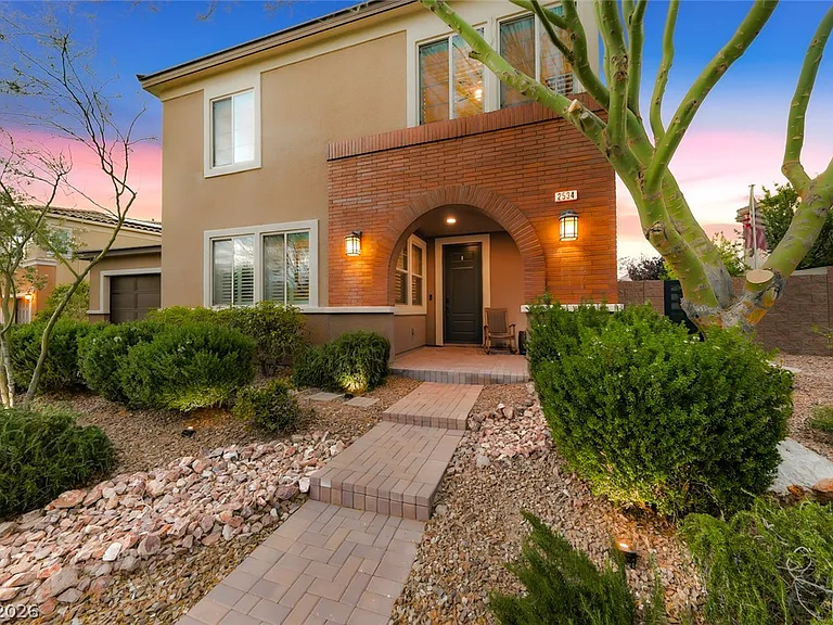 2534 Birch Hollow St — Photo 3