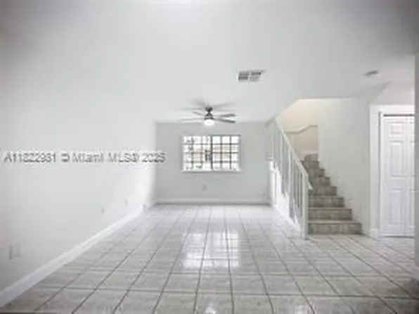 6753 NW 182nd St, Hialeah, FL 33015