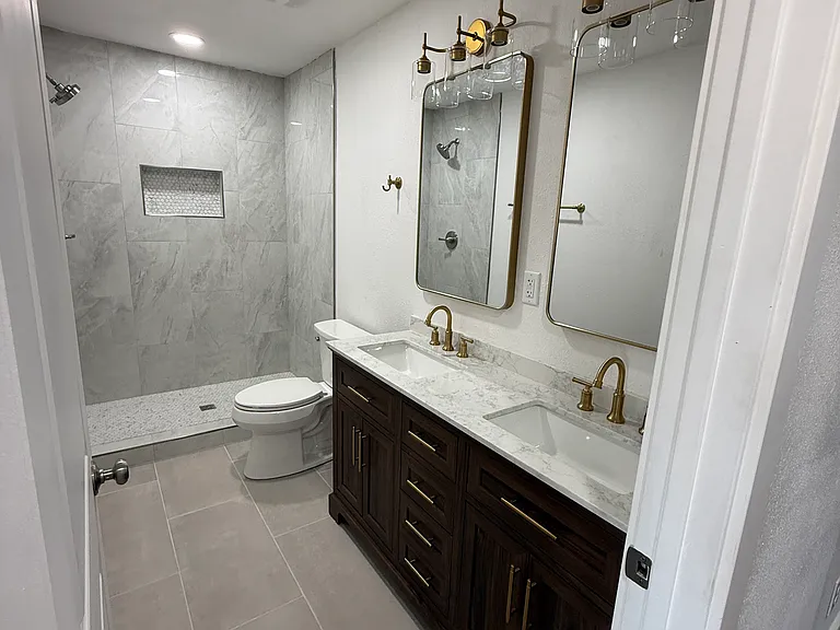 Hallway Bathroom, Double Vanities and Shower