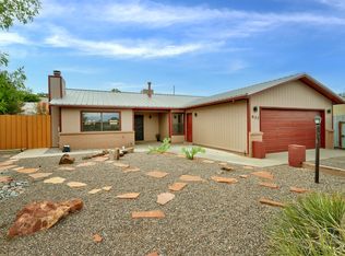 832 Foraker Rd SE, Rio Rancho, NM 87124