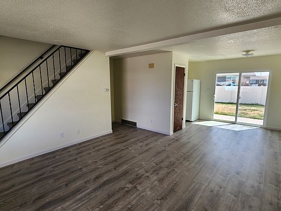 2nd image of 606 Roma Ct #B