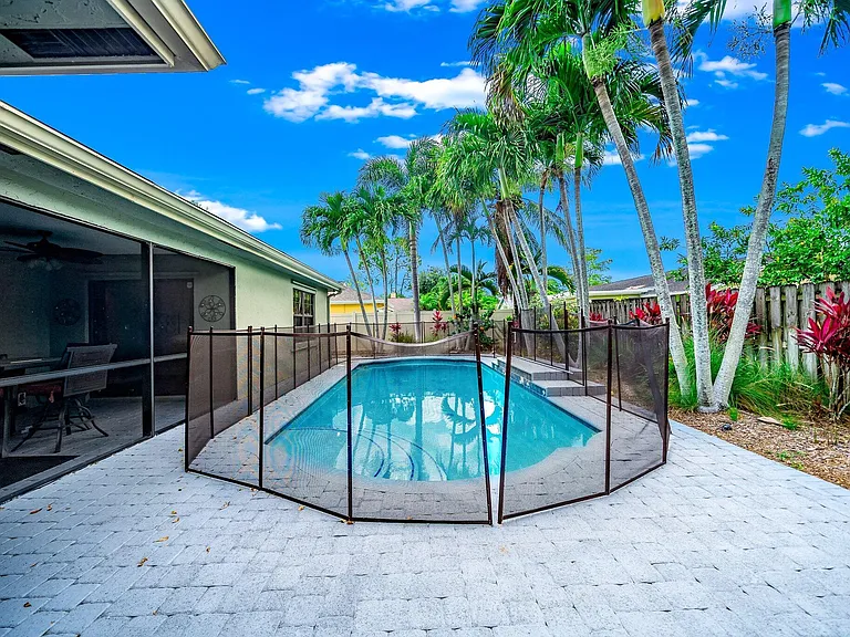 574 Juniper Pl — Photo 43
