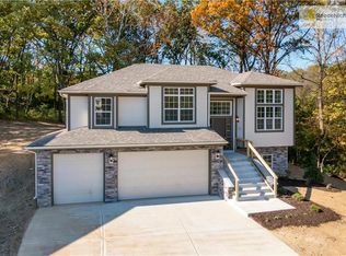 3216 NW 50th Ter, Riverside, MO 64150