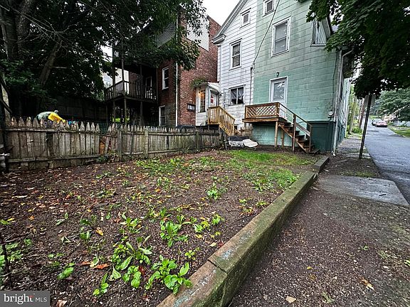 5th image of 123 W Montgomery St