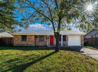610 Moonlight Dr, Garland, TX 75040