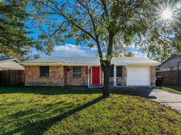 610 Moonlight Dr, Garland, TX 75040