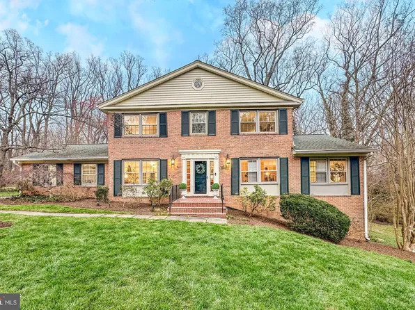 1558 Forest Villa Ln, Mc Lean, VA 22101