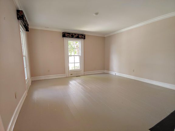 5th image of 234 Oak Hill St NE