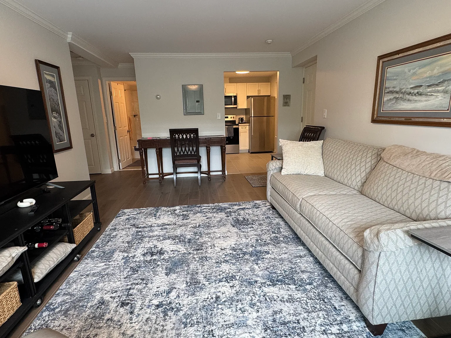 2 bed, 682 sqft, $3,600 — Photo 3