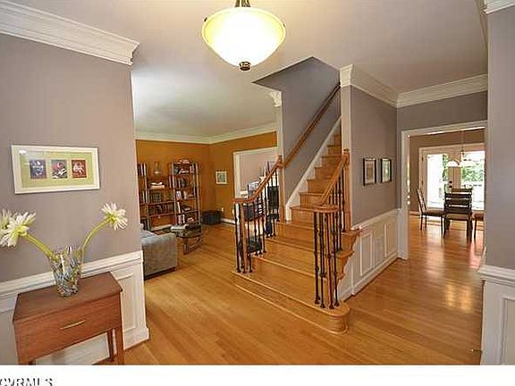 2nd image of 2520 Whitecastle Dr