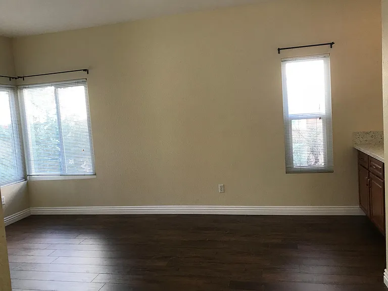 15325 Seitz Ct — Photo 5