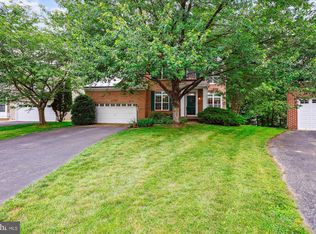 11206 Golden Meadow Ct, Gaithersburg, MD 20878