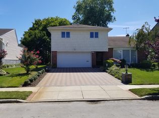 770 Gilbert Pl, Valley Stream, NY 11581