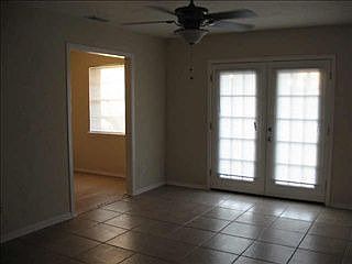 4th image of 2713 Greenhill Dr