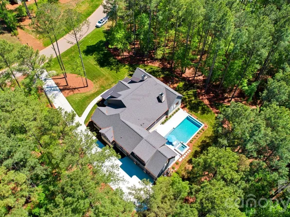 6223 Chimney Bluff Rd, Lancaster, SC 29720