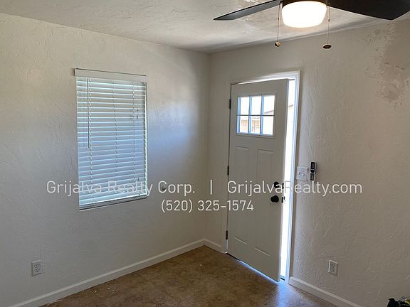 3rd image of 1030 E Lee St APT 5