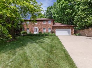 5769 Colonial Blvd, Willoughby, OH 44094