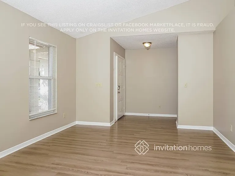 7115 Queen Palm Cir — Photo 9