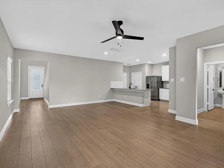 1309 Butler Ave — Photo 5