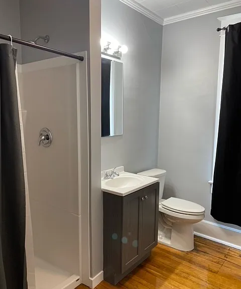 217 E Broadway St — Photo 4