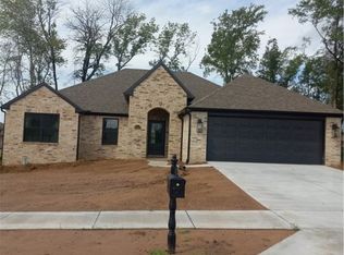 8300 McLaren Dr, Fort Smith, AR 72916