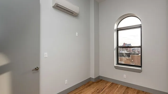Rented by Nooklyn NYC LLC | media 41