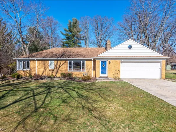 10609 Cardinal Ln, Brecksville, OH 44141