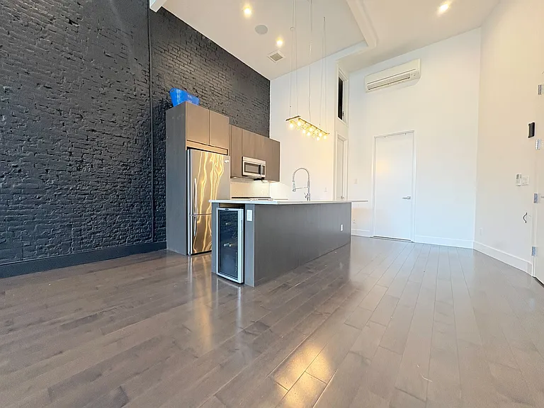 106 N 6th St #2F — Photo 15