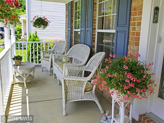 3rd image of 1319 Cheshire Ln