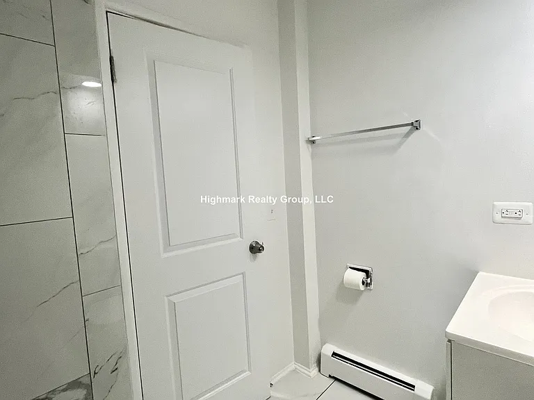 6830 N Sheridan Rd #663 — Photo 8