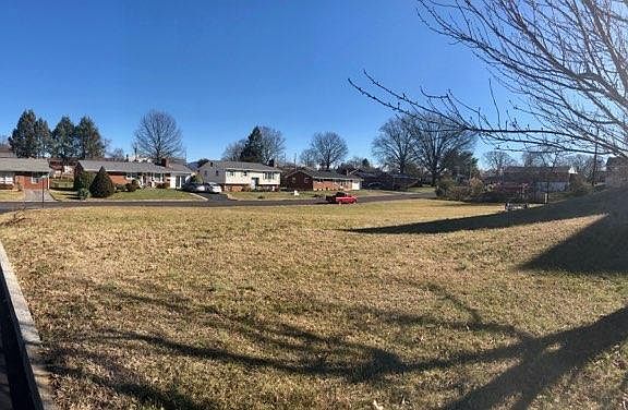 5th image of 3331 Christian Ave NW