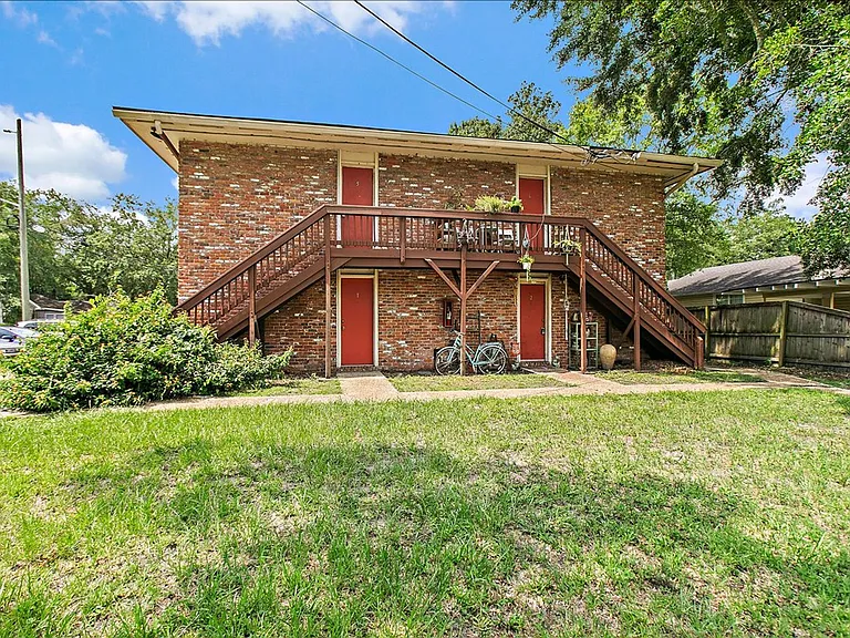 3307 Mayflower Street — Photo 1