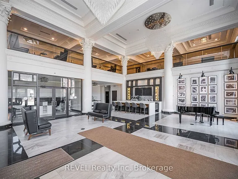112 King St E #907 — Photo 32