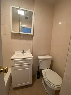 Rented by Peter R. Hungerford, LREB | media 22