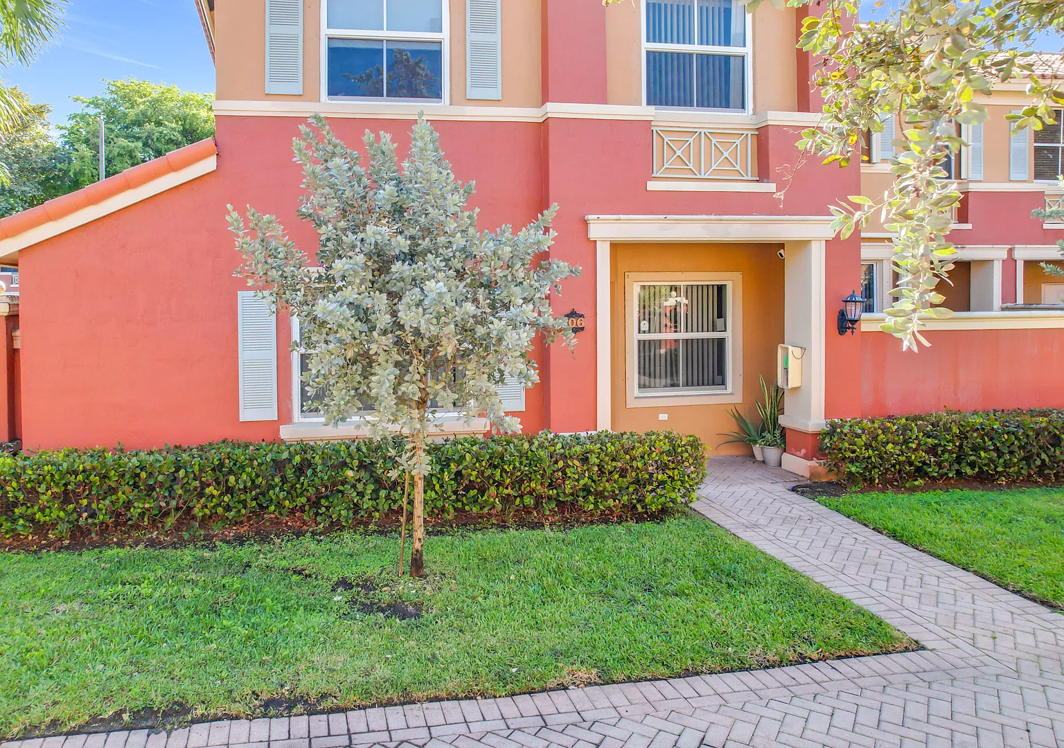 3 bed, 2.5 bath, 1210 sqft, $3,000 — Photo 4