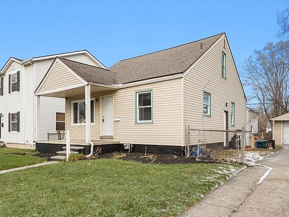 3rd image of 407 E Hayes Ave