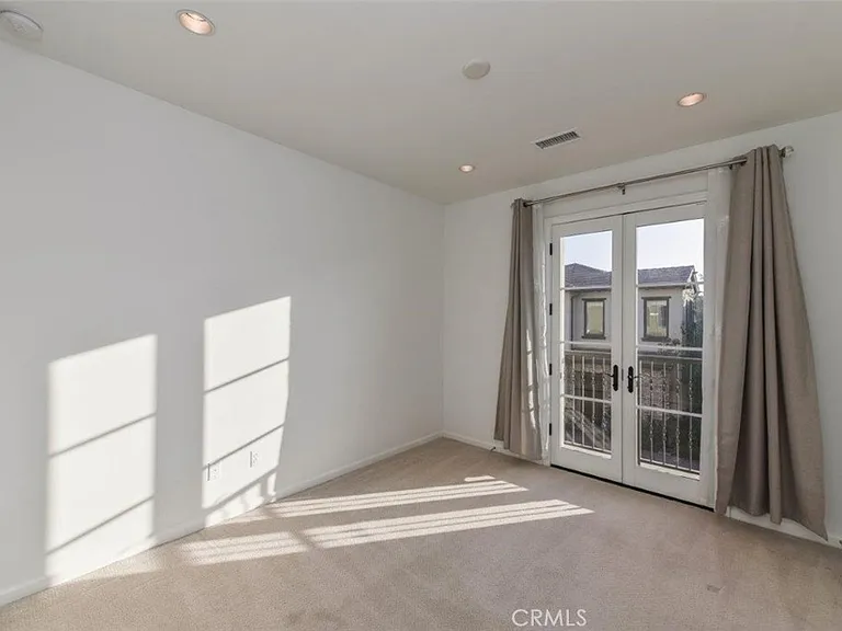 229 Rodeo — Photo 31