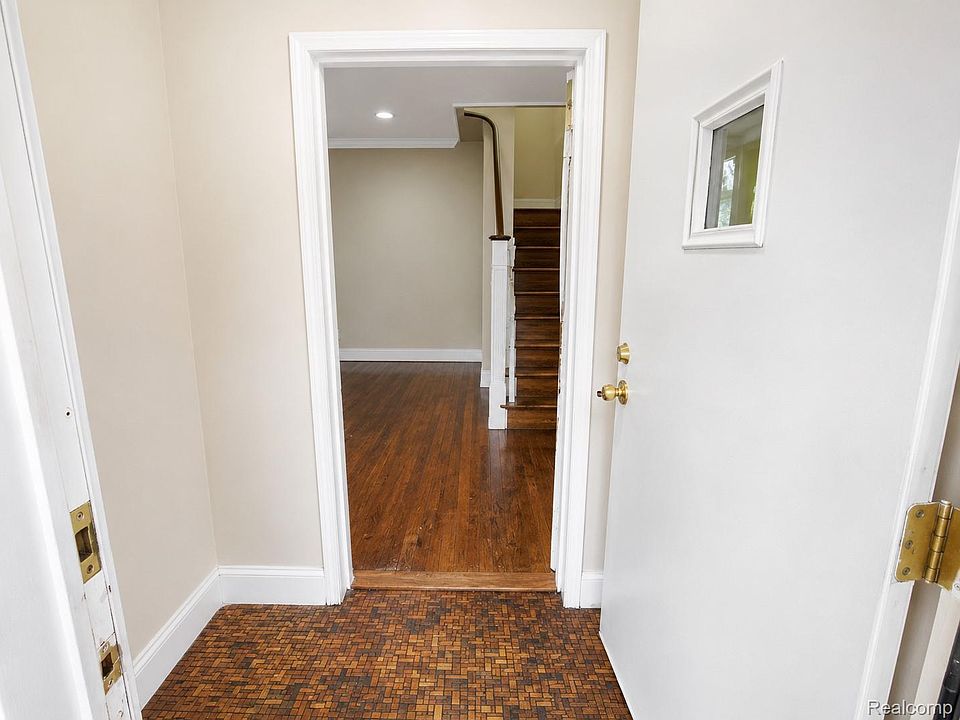 16250 Snowden St, photo 3