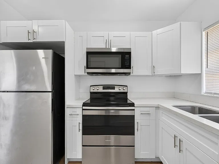 614 SW 19th Ave #U — Photo 7