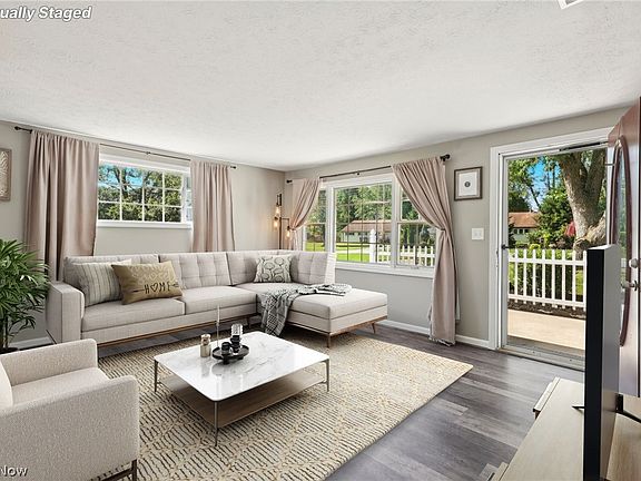 3rd image of 1825 Sunview Dr