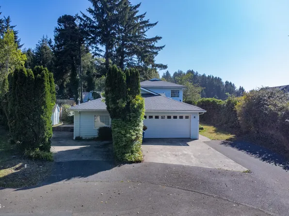 26 Jewel Ct #A & B, Depoe Bay, OR 97341