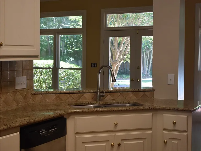 8212 Glynnwood Dr — Photo 16