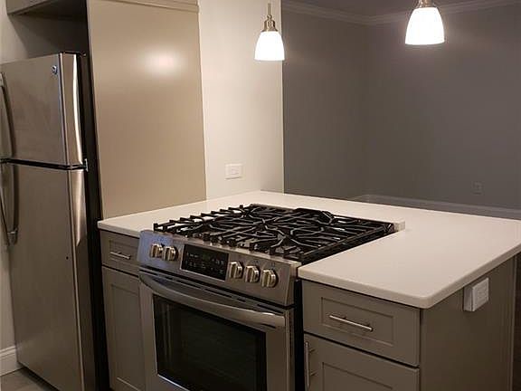 5th image of 196 Martine Ave APT 3D
