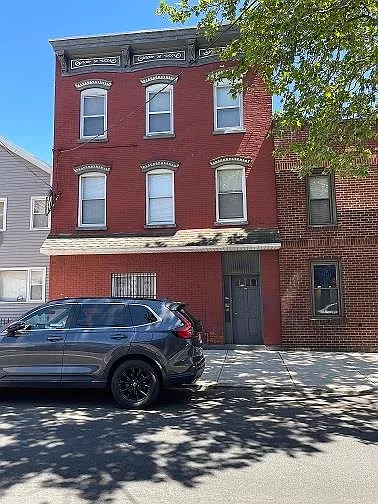 566 Palisade Ave