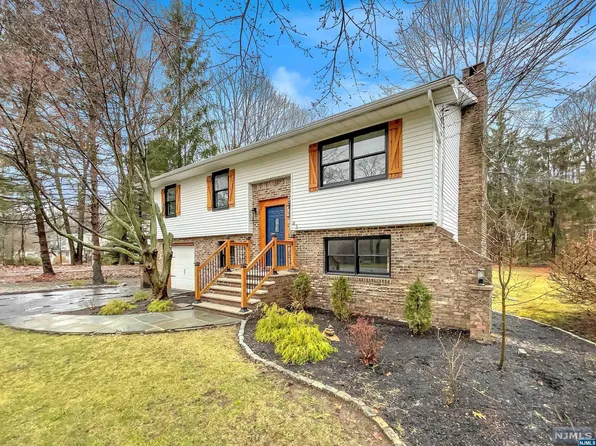 43 Broadway, West Milford, NJ 07480