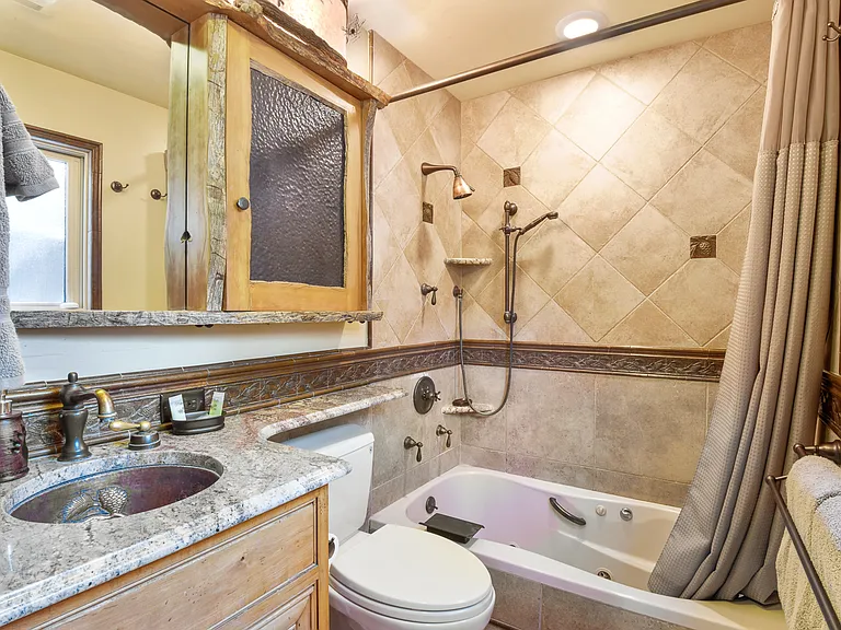 5627 Victoria Rd — Photo 11