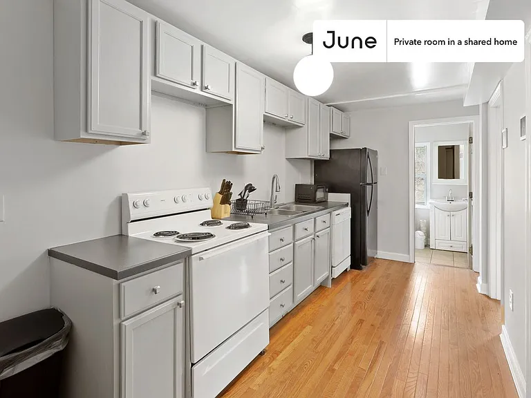 1334 Newton St NE #A — Photo 4