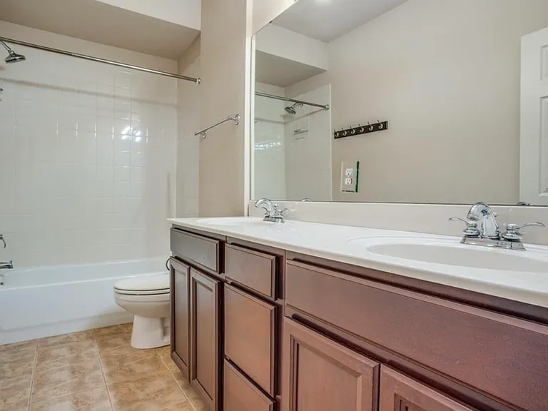 187 Castleridge Dr #B — Photo 9